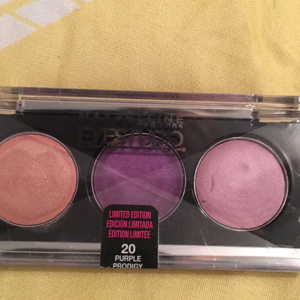 Eye shadow